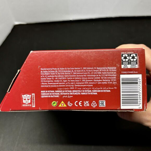 Transformers Deep Cover Autobot Netflix War For Cybertron WFC NEW - Picture 3 of 3